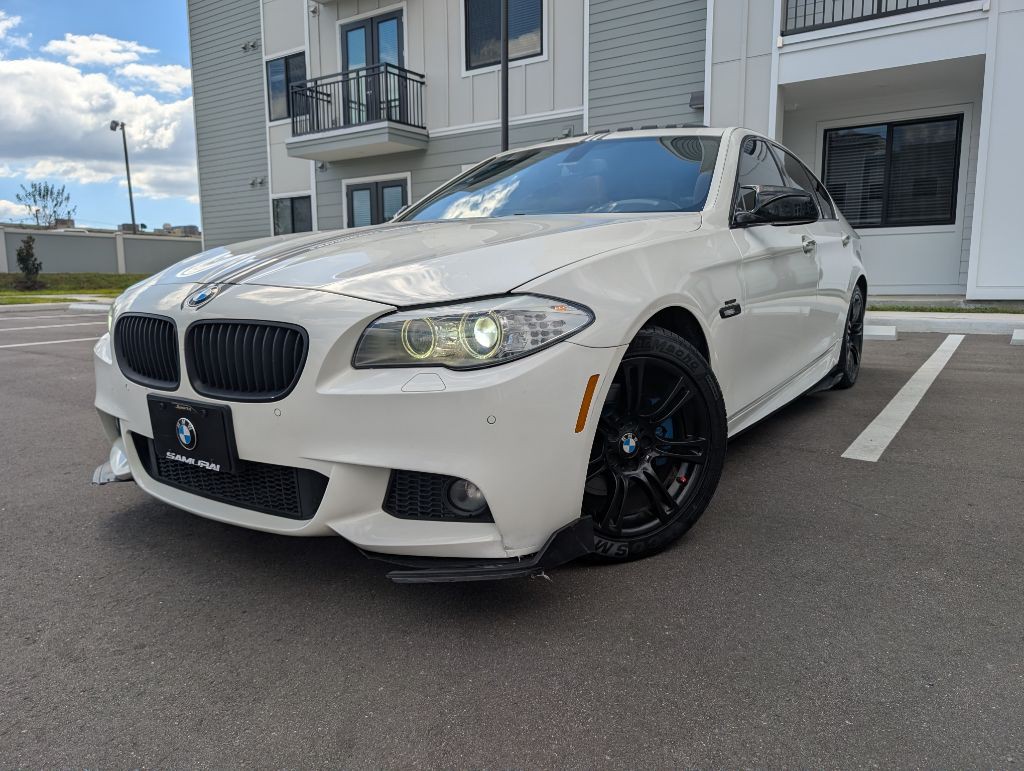 2013 BMW 5 Series Image 1