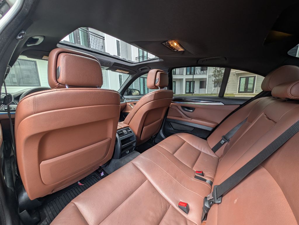 2013 BMW 5 Series Image 15