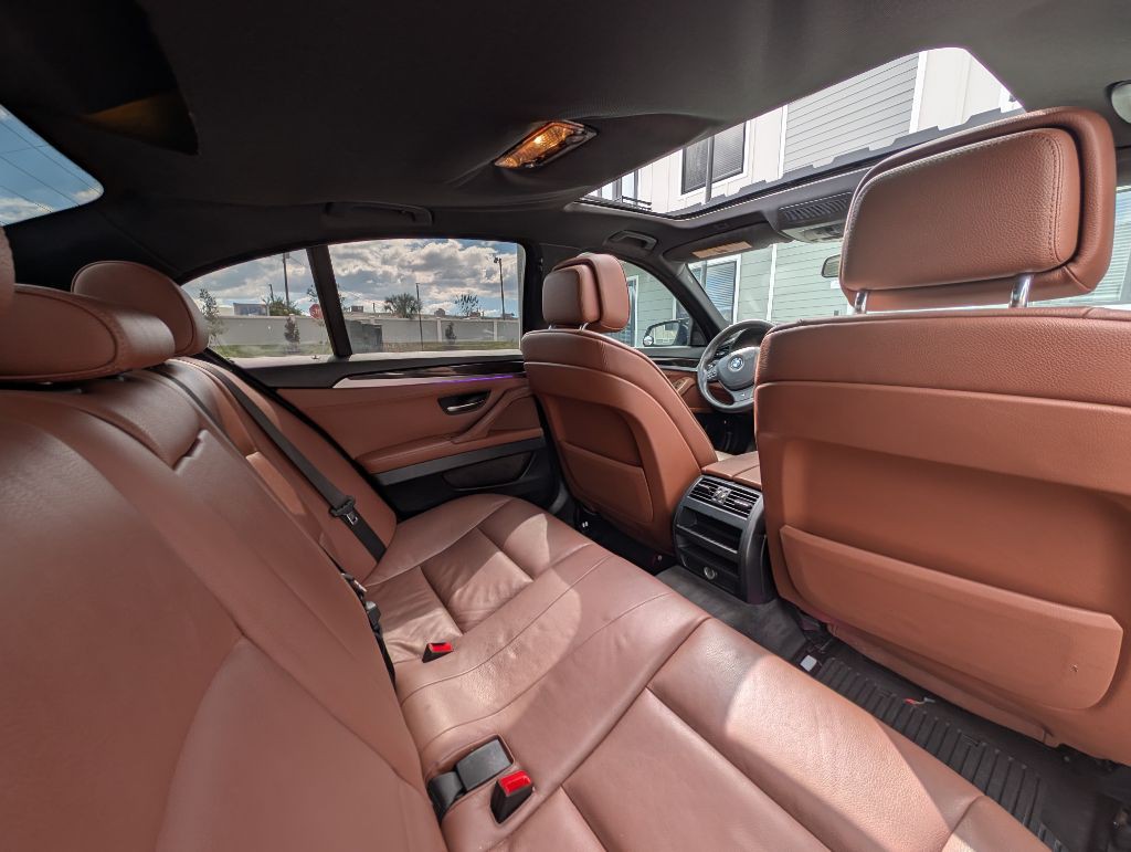 2013 BMW 5 Series Image 19