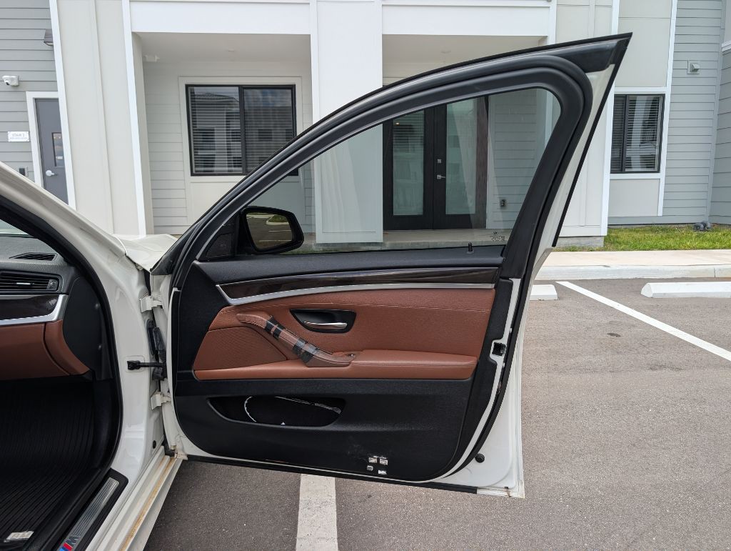 2013 BMW 5 Series Image 20