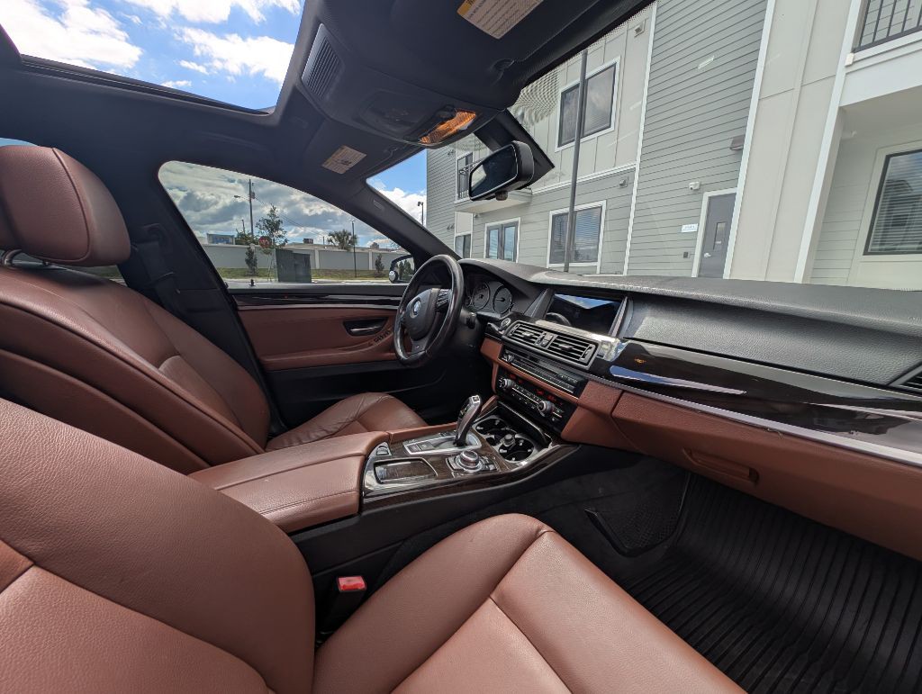 2013 BMW 5 Series Image 21