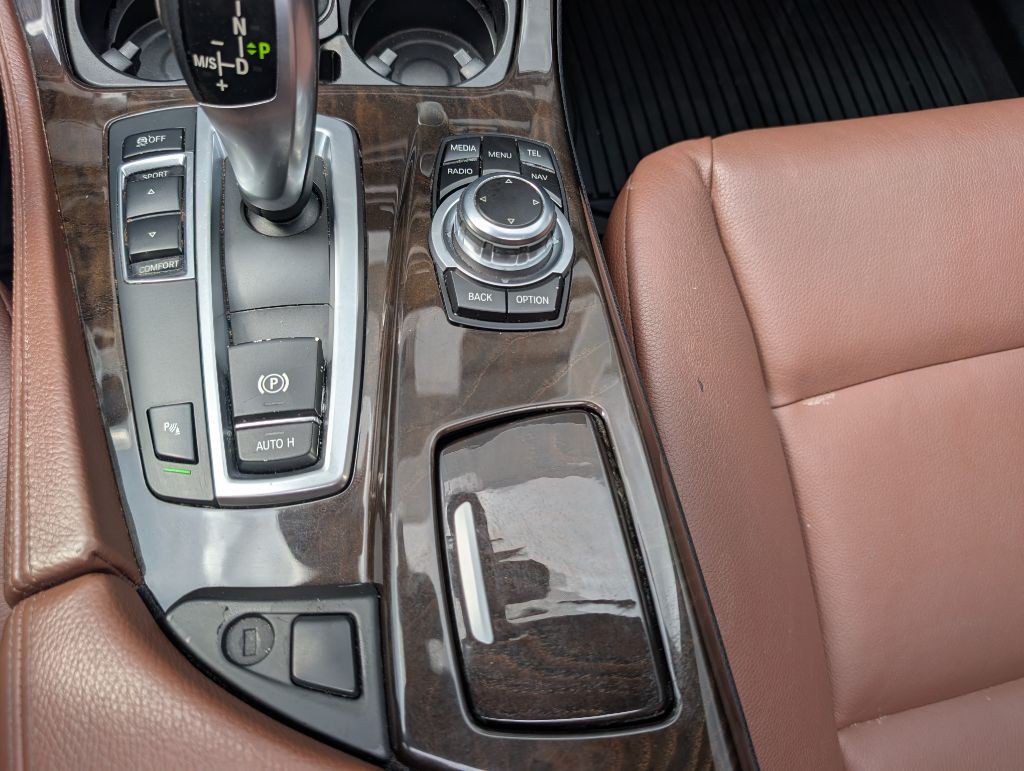 2013 BMW 5 Series Image 34