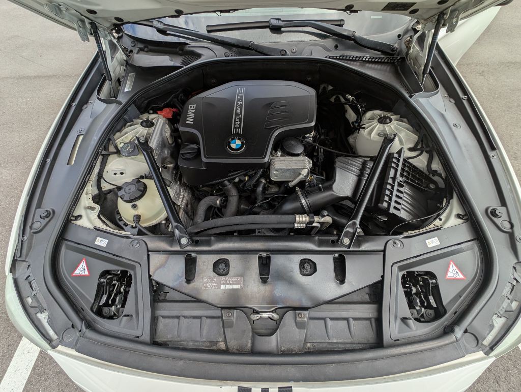 2013 BMW 5 Series Image 40