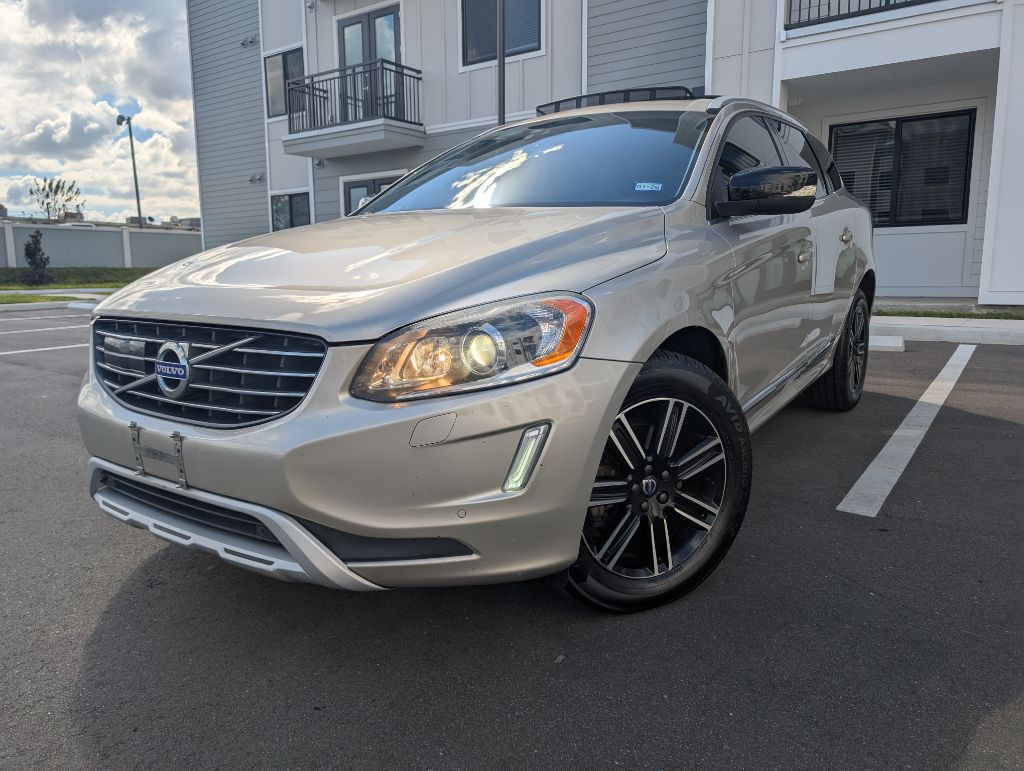 2017 Volvo XC60 Image 1