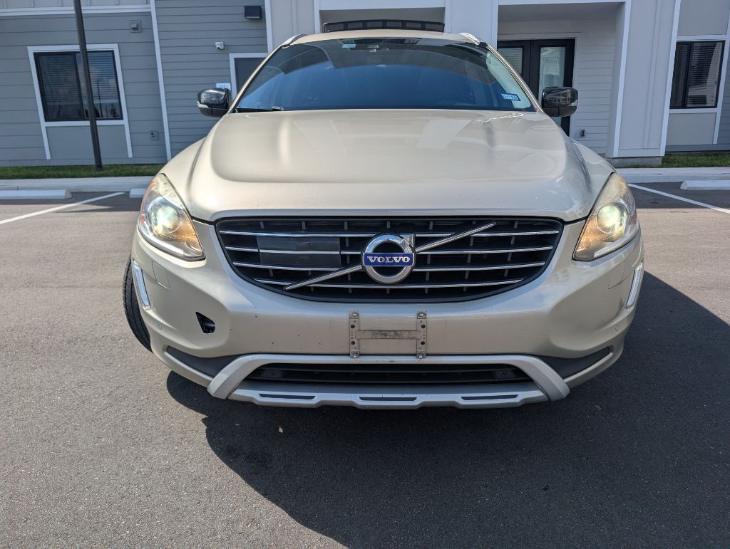 2017 Volvo XC60 Image 2