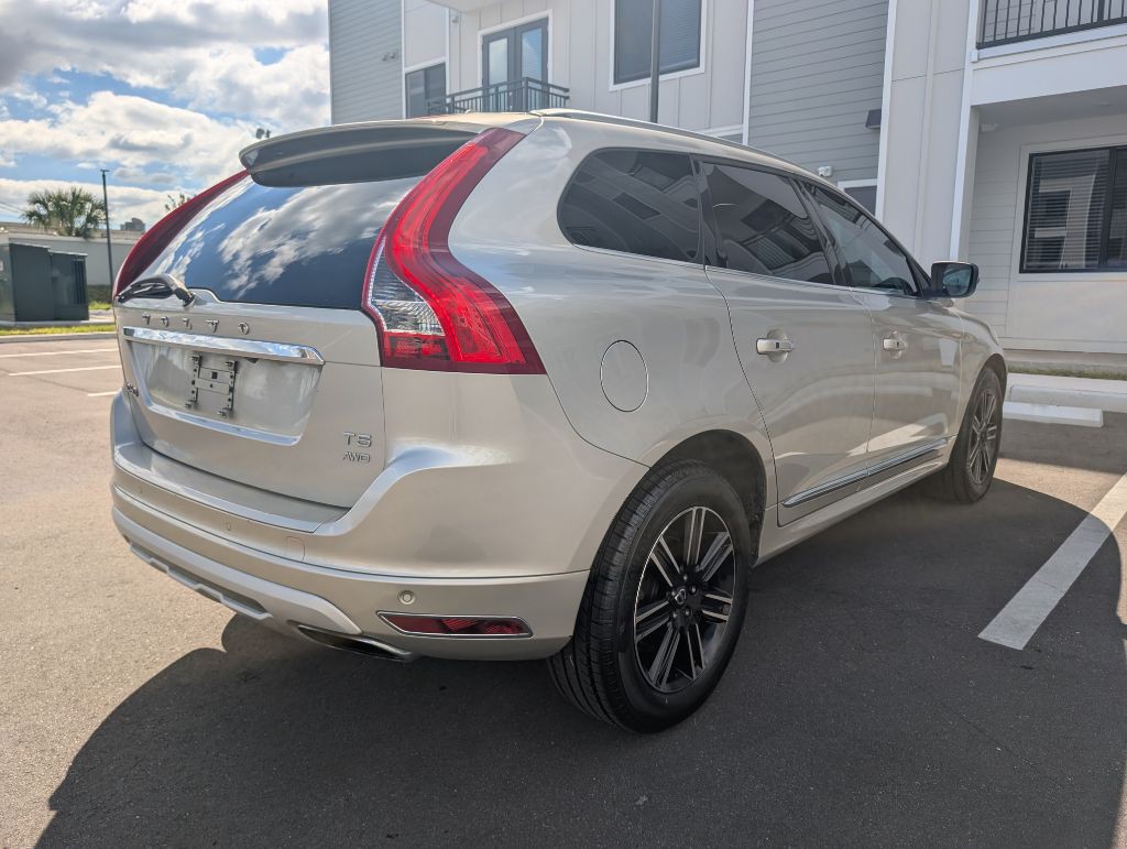 2017 Volvo XC60 Image 7