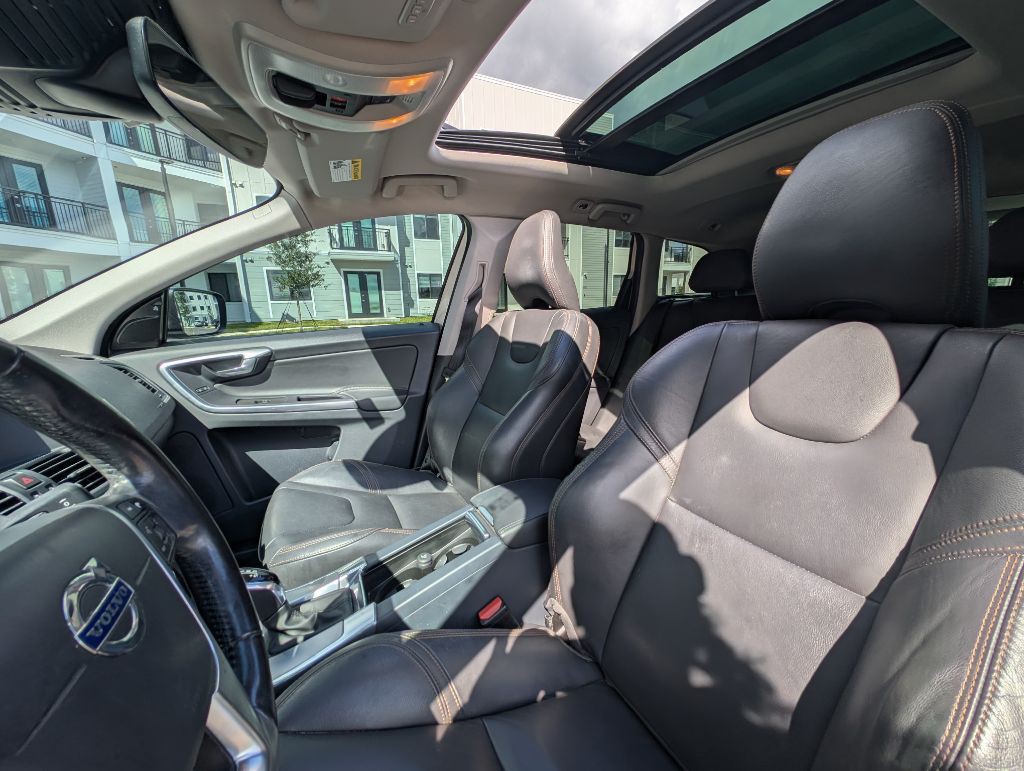 2017 Volvo XC60 Image 19