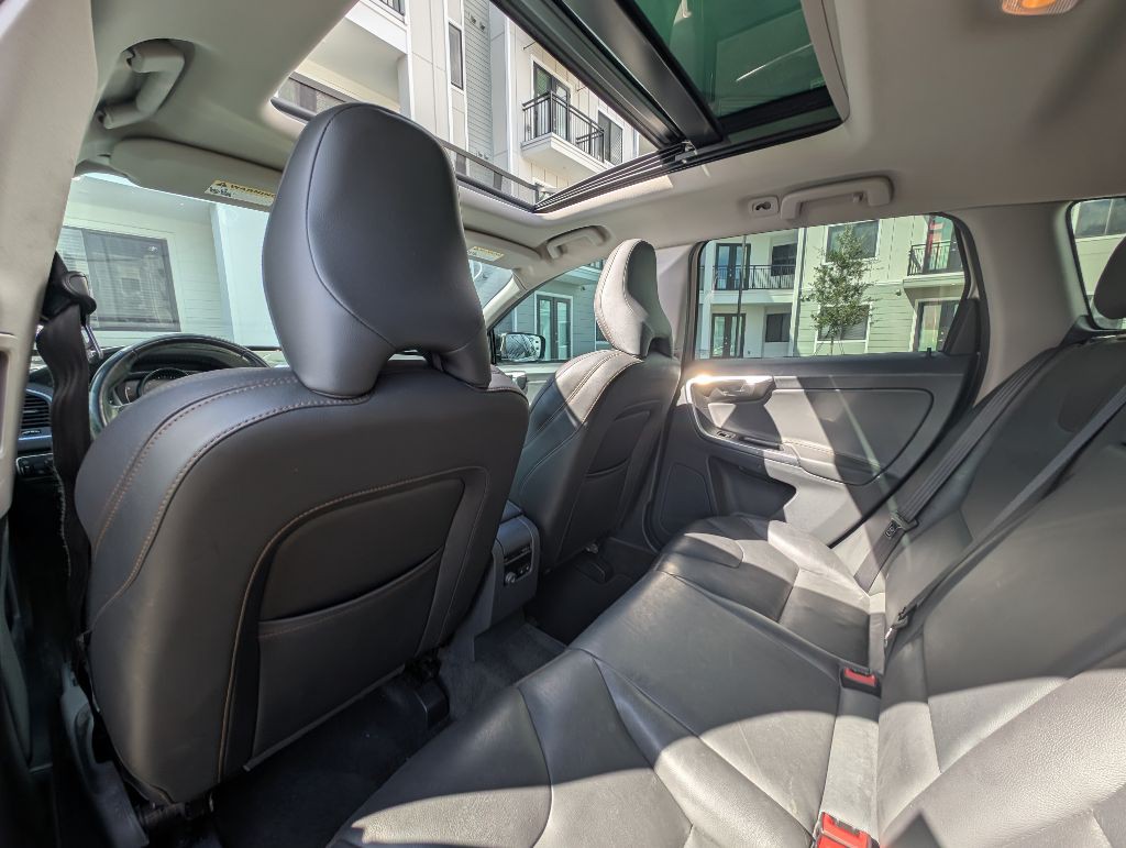 2017 Volvo XC60 Image 21