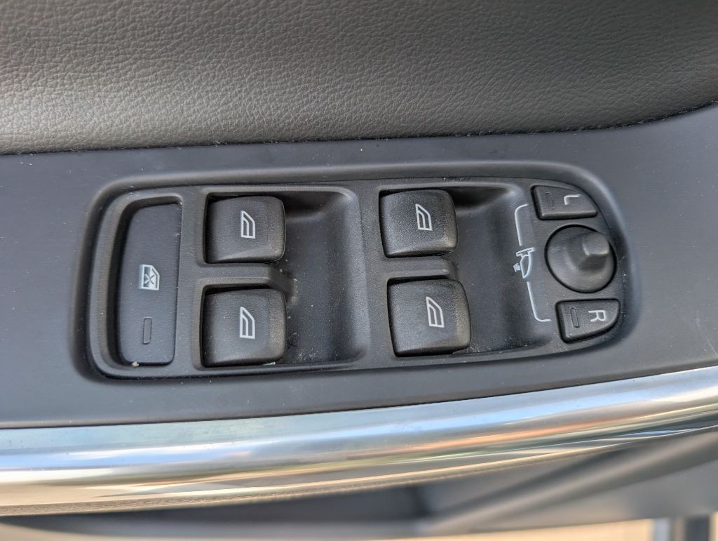 2017 Volvo XC60 Image 30