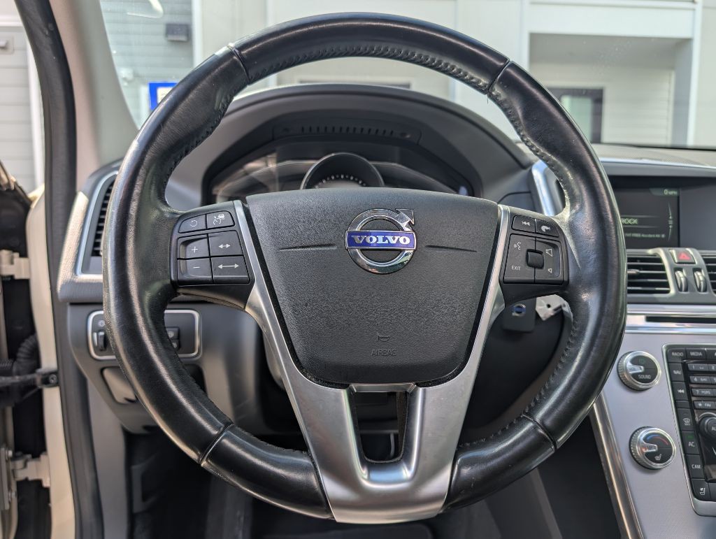 2017 Volvo XC60 Image 33