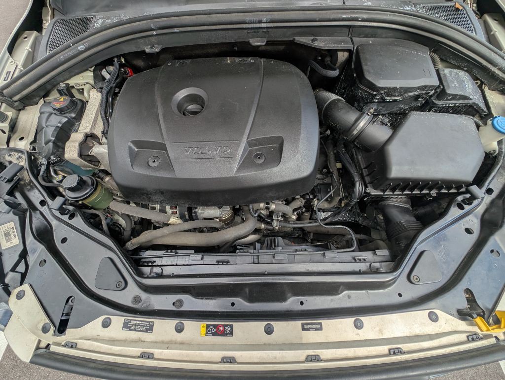 2017 Volvo XC60 Image 45