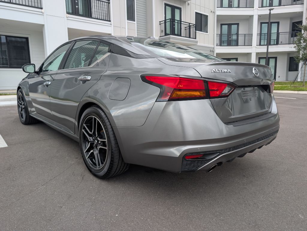 2019 Nissan Altima Image 10