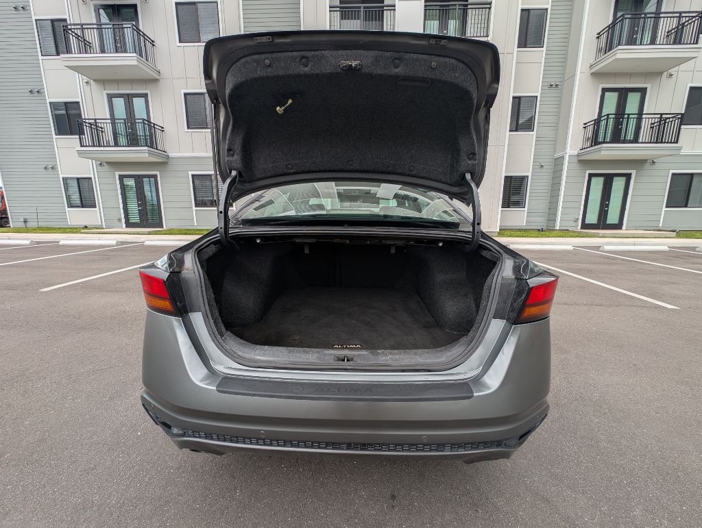 2019 Nissan Altima Image 28