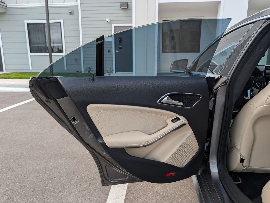 2014 Mercedes-Benz CLA-Class Image 16