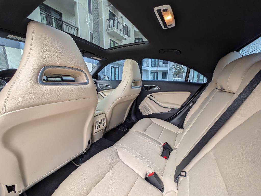 2014 Mercedes-Benz CLA-Class Image 17