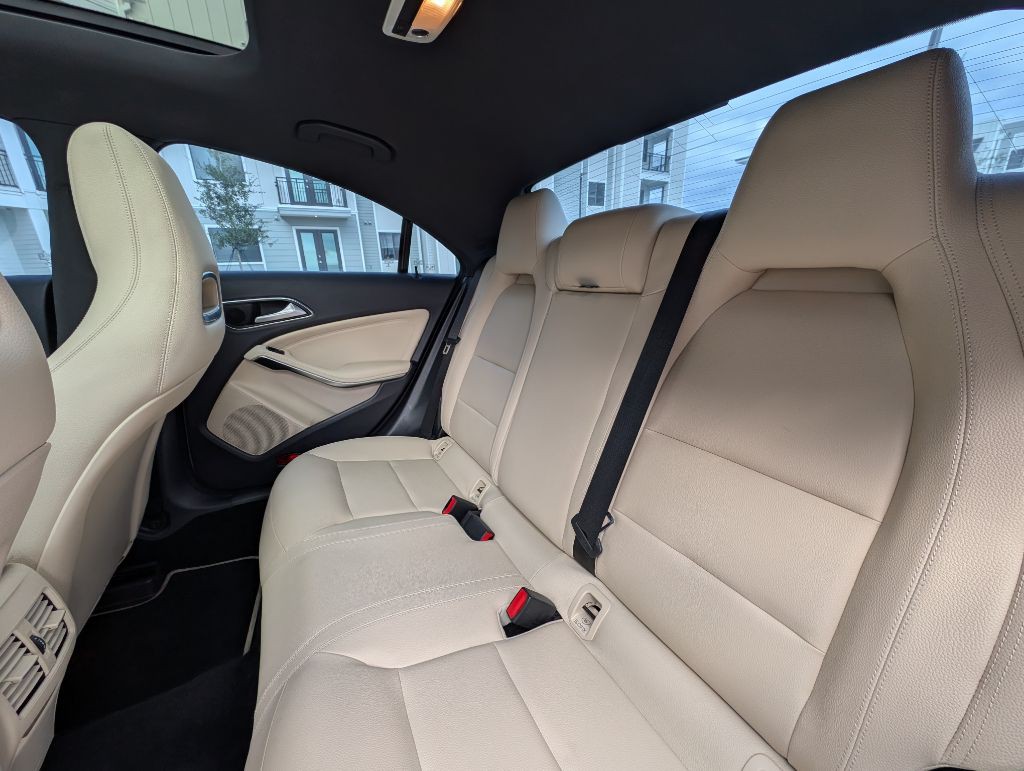 2014 Mercedes-Benz CLA-Class Image 18
