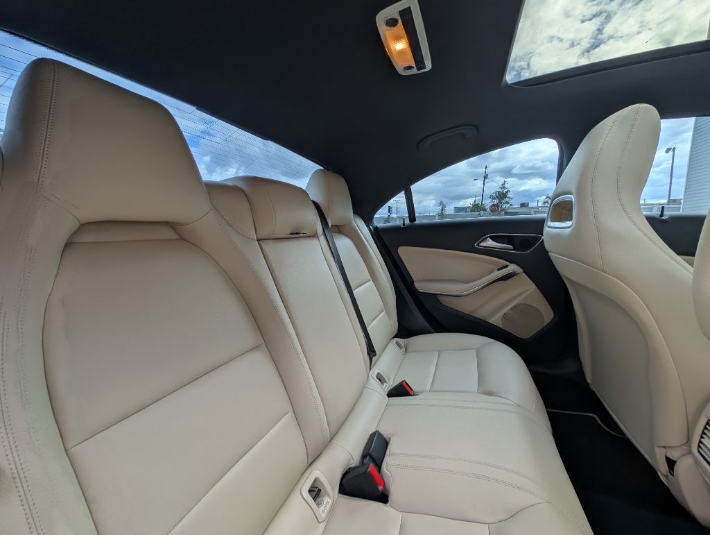 2014 Mercedes-Benz CLA-Class Image 21