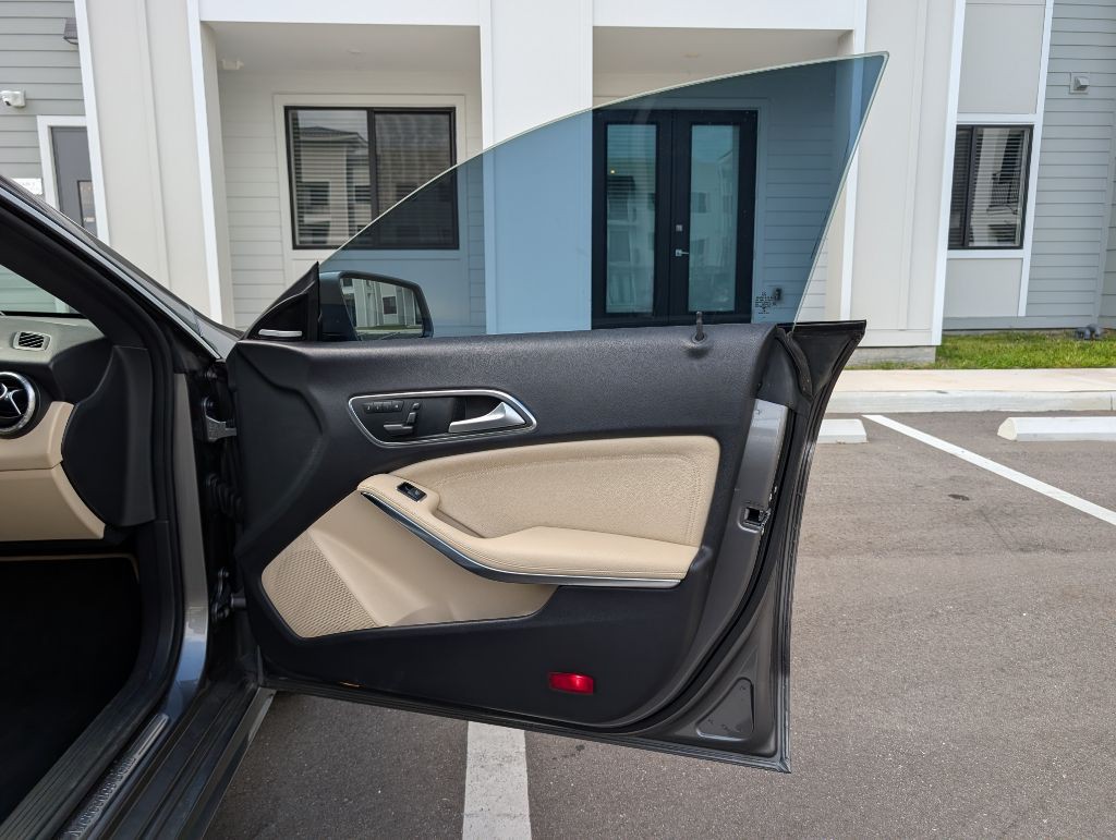 2014 Mercedes-Benz CLA-Class Image 22