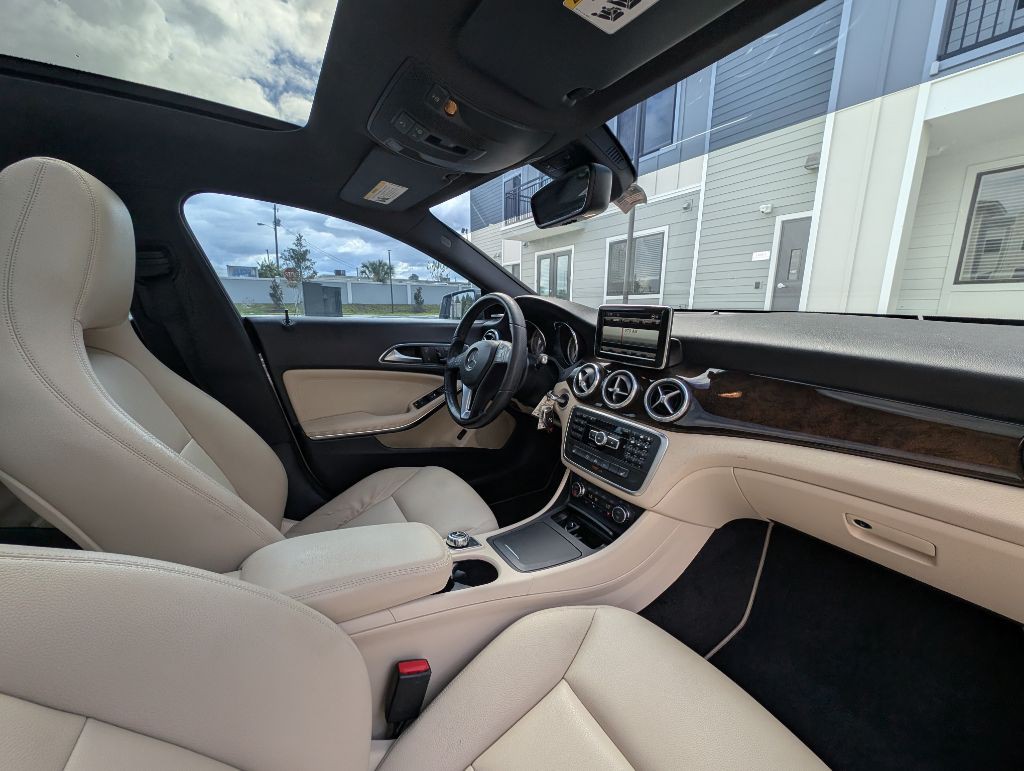 2014 Mercedes-Benz CLA-Class Image 23
