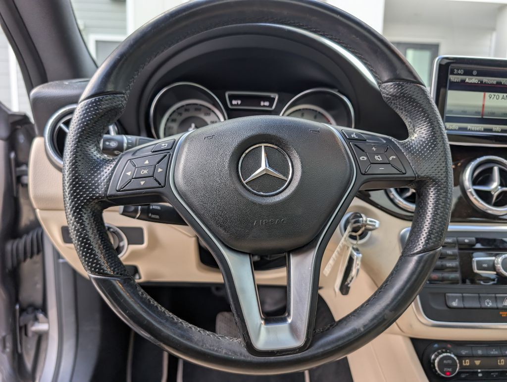 2014 Mercedes-Benz CLA-Class Image 32