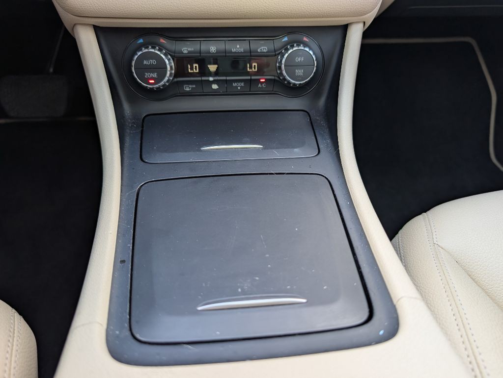 2014 Mercedes-Benz CLA-Class Image 36