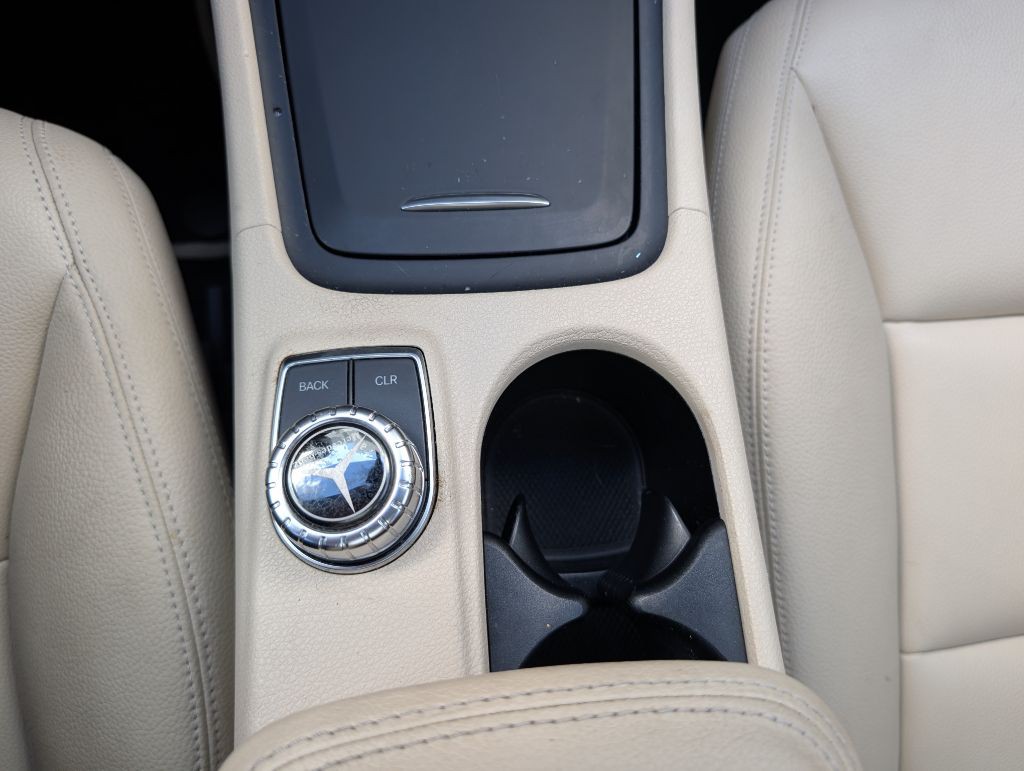 2014 Mercedes-Benz CLA-Class Image 38