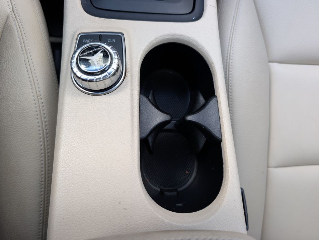 2014 Mercedes-Benz CLA-Class Image 39
