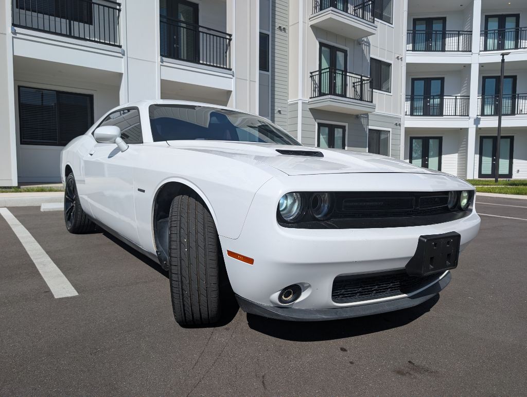 2017 Dodge Challenger Image 4