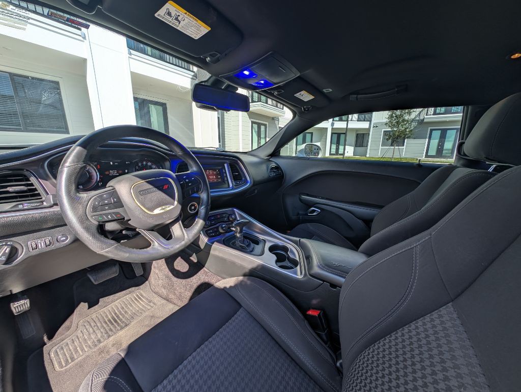 2017 Dodge Challenger Image 14