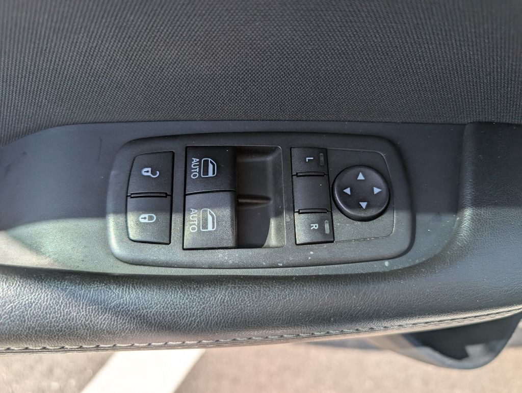 2017 Dodge Challenger Image 21