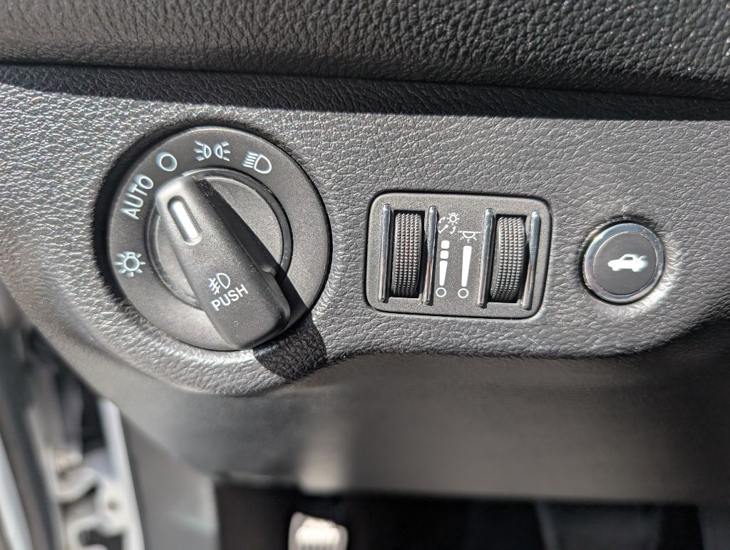 2017 Dodge Challenger Image 22