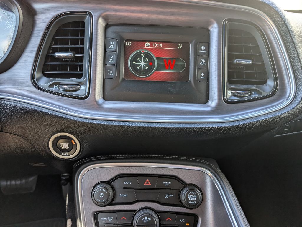 2017 Dodge Challenger Image 25