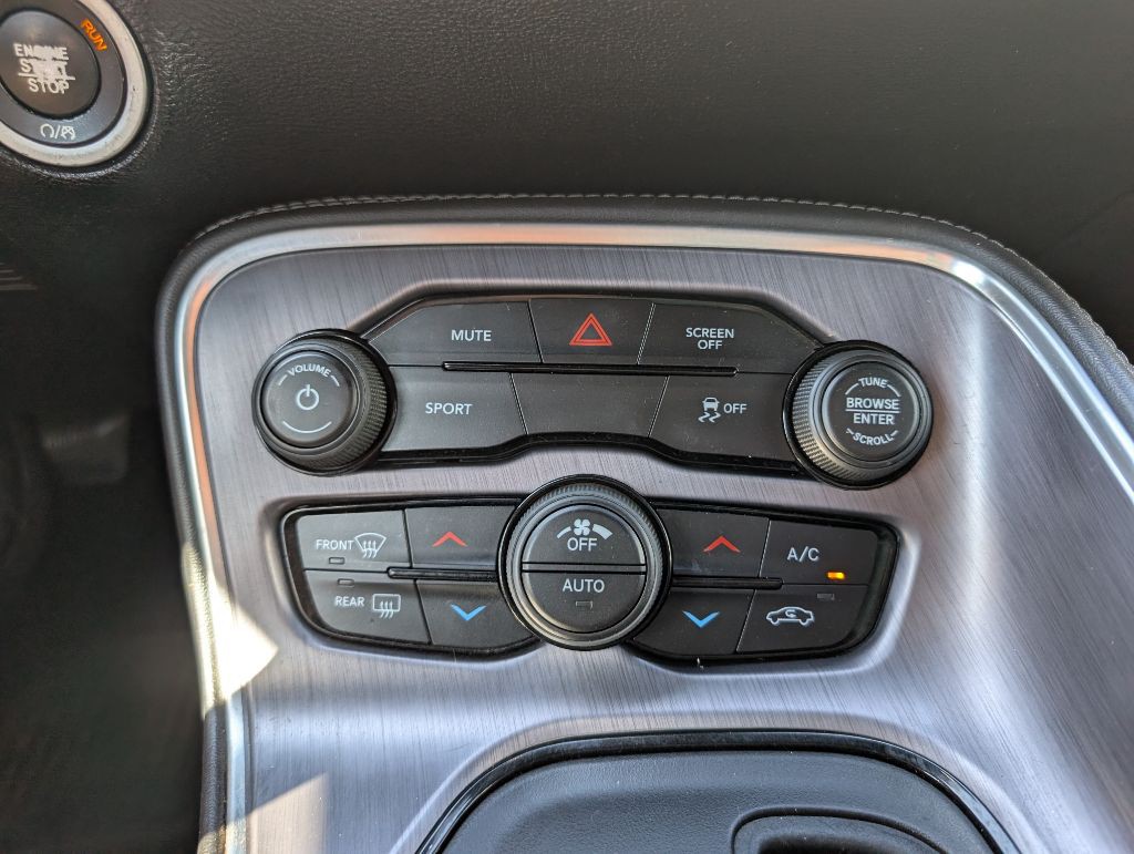2017 Dodge Challenger Image 26