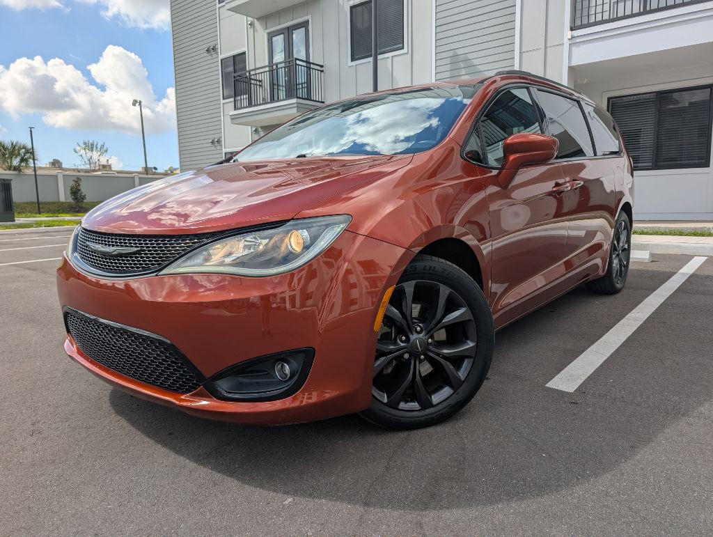 2018 Chrysler Pacifica Image 1
