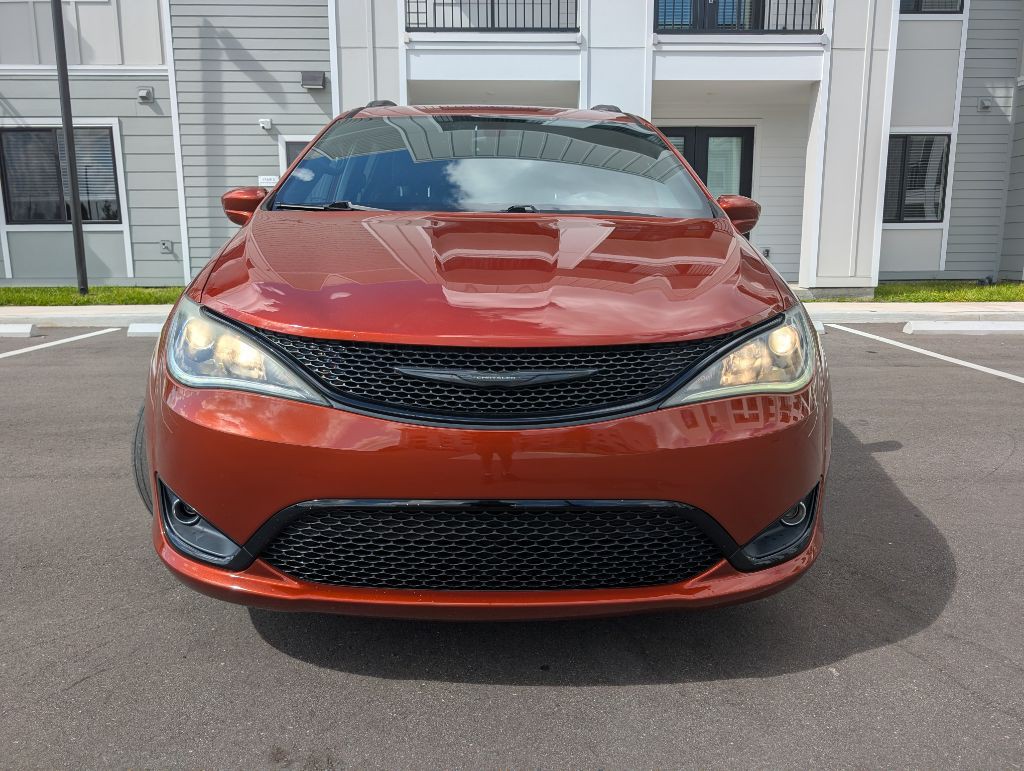 2018 Chrysler Pacifica Image 3