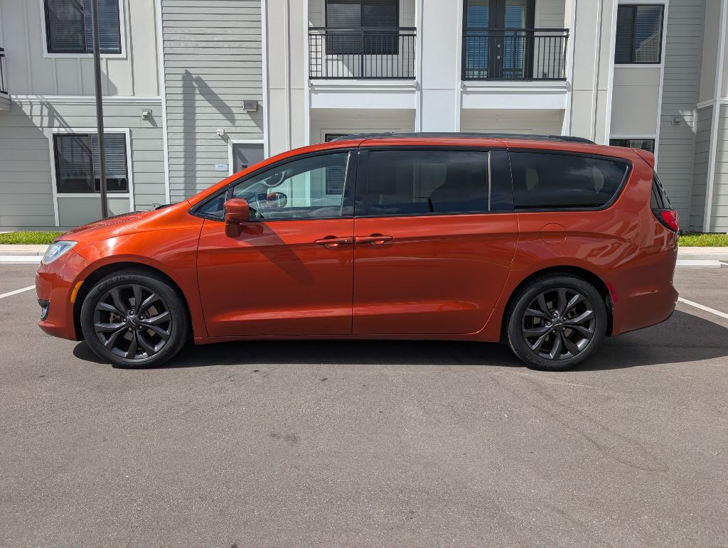 2018 Chrysler Pacifica Image 5