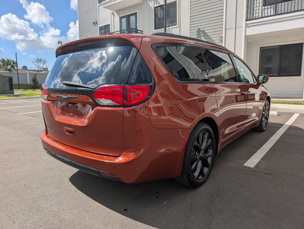 2018 Chrysler Pacifica Image 7
