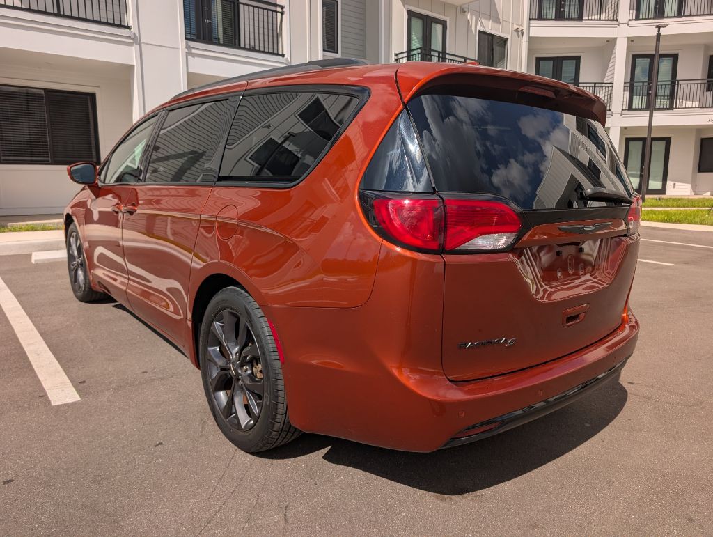 2018 Chrysler Pacifica Image 10