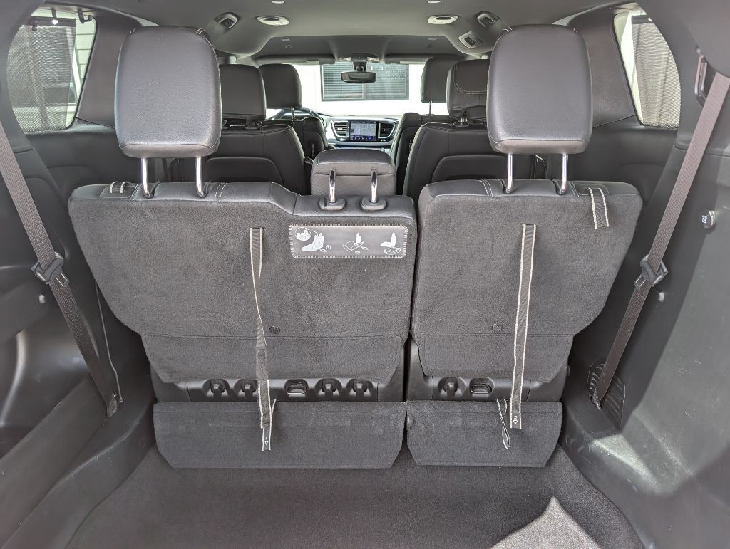 2018 Chrysler Pacifica Image 11