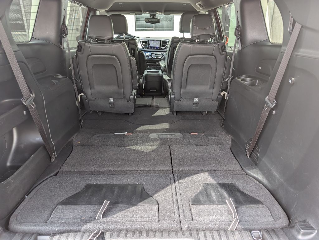 2018 Chrysler Pacifica Image 12