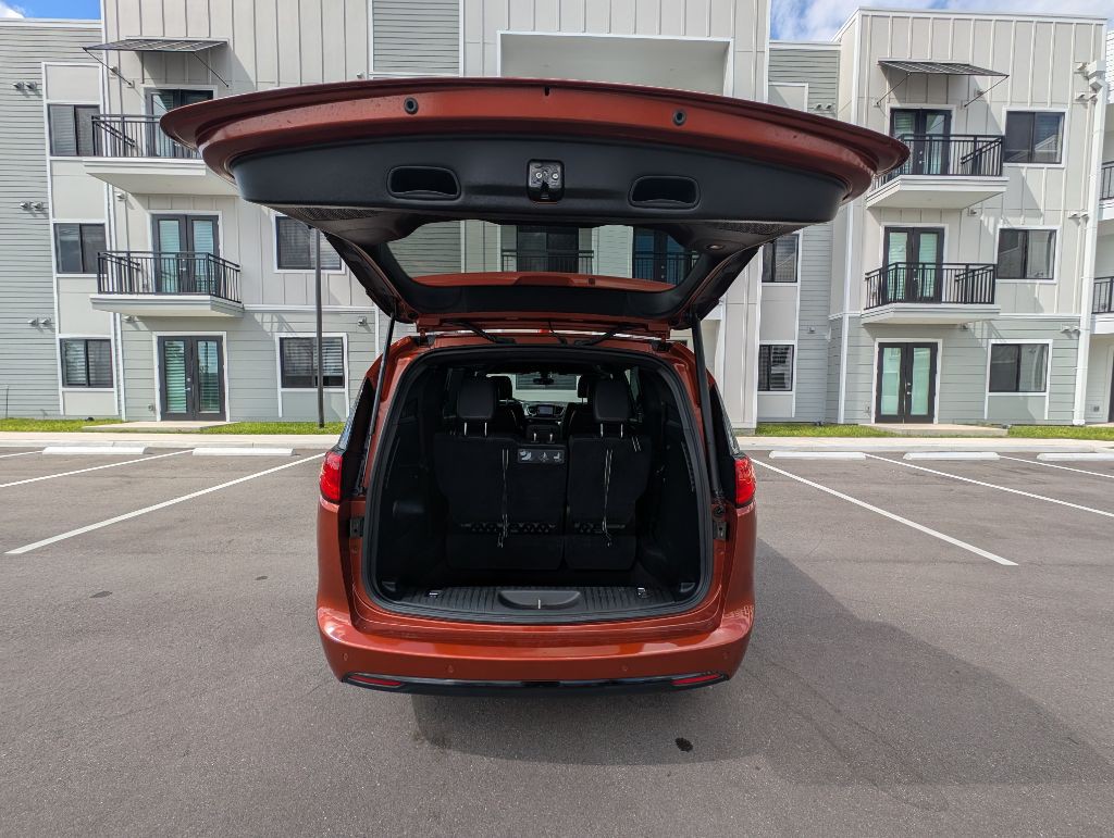 2018 Chrysler Pacifica Image 14