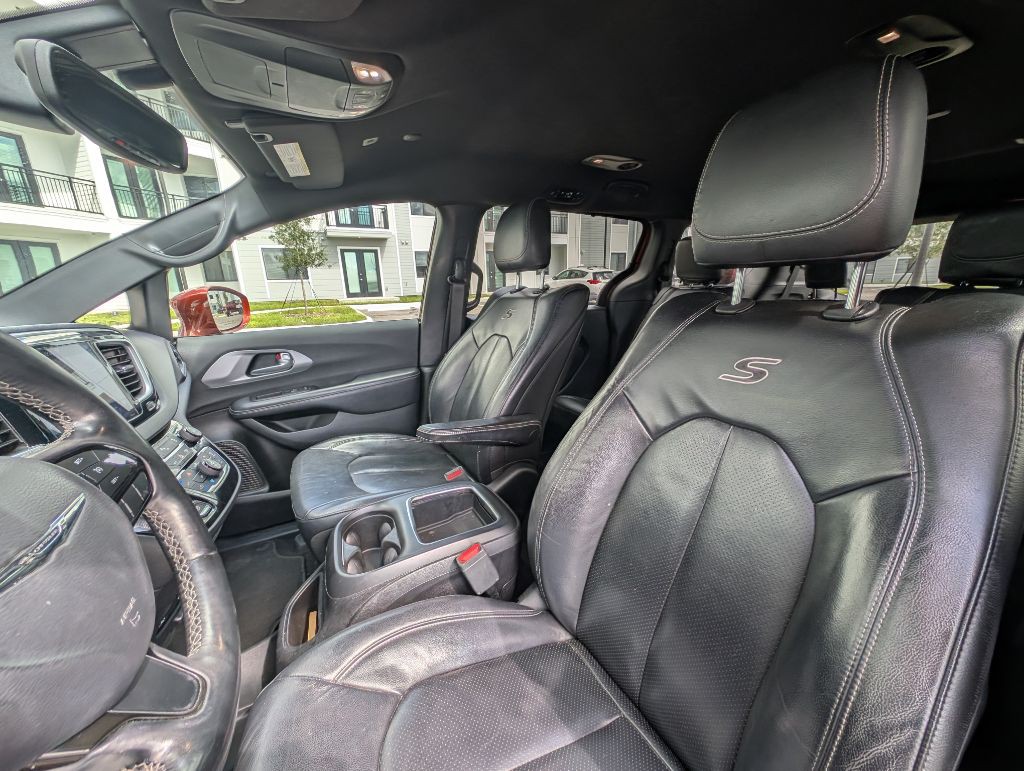 2018 Chrysler Pacifica Image 18