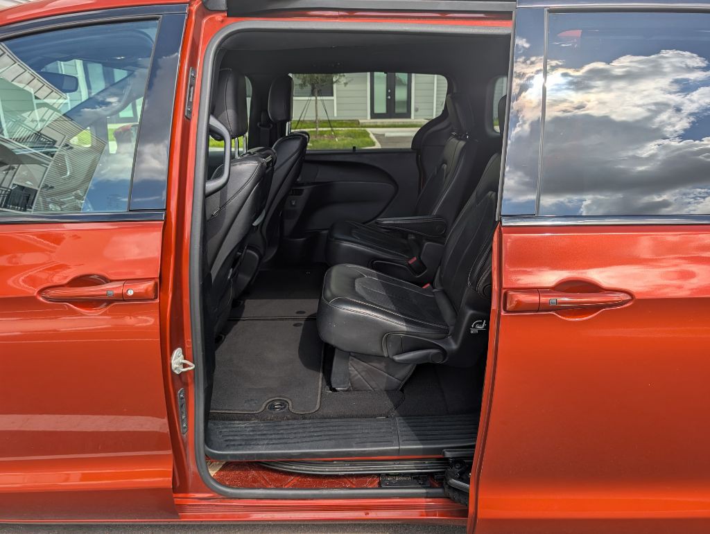 2018 Chrysler Pacifica Image 19