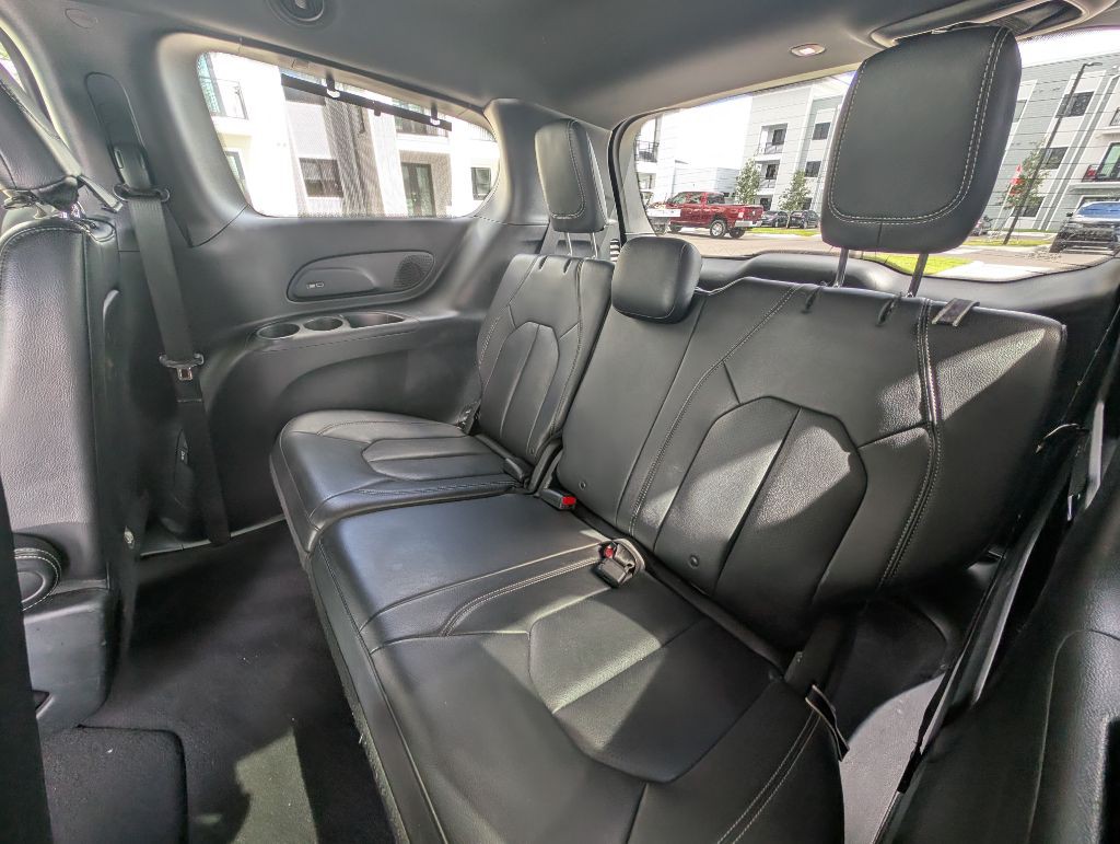 2018 Chrysler Pacifica Image 21