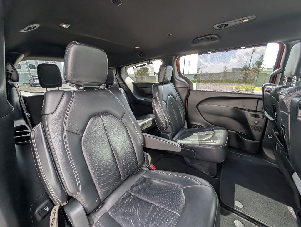 2018 Chrysler Pacifica Image 25