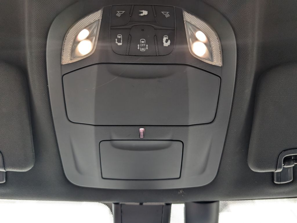 2018 Chrysler Pacifica Image 39