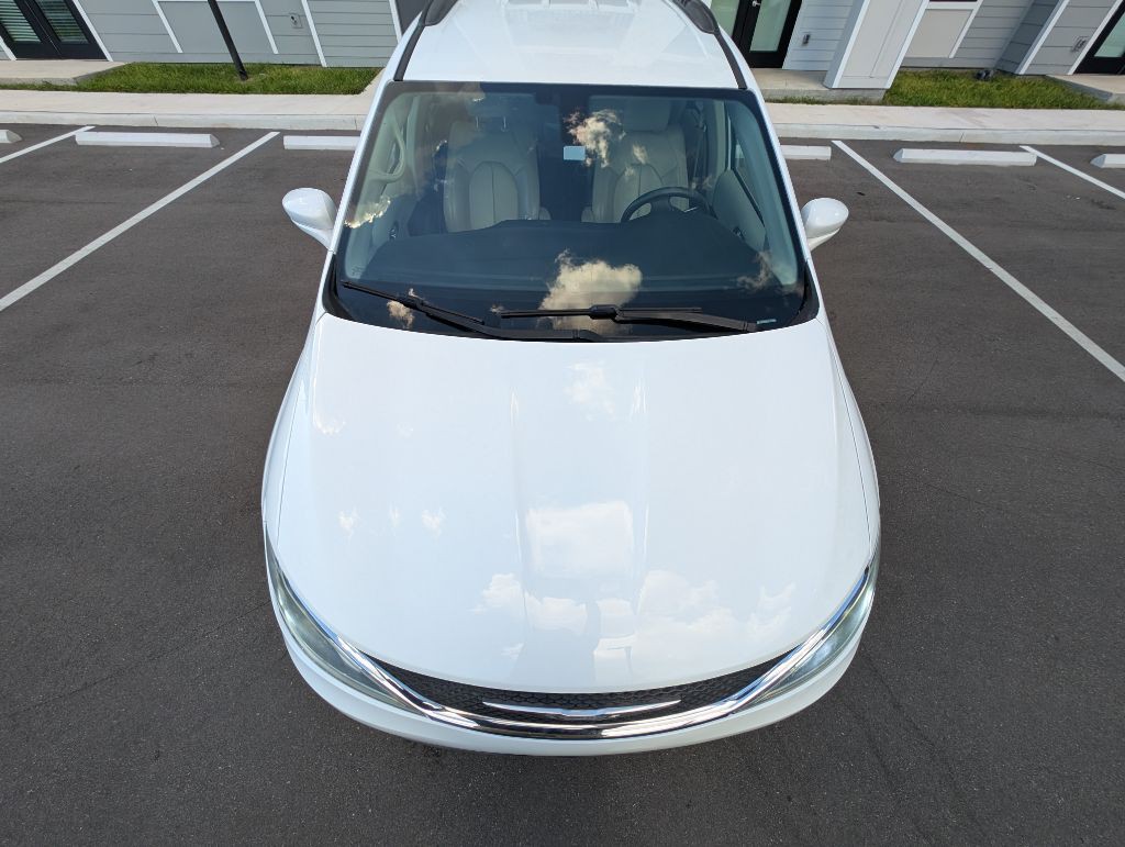 2017 Chrysler Pacifica Image 3