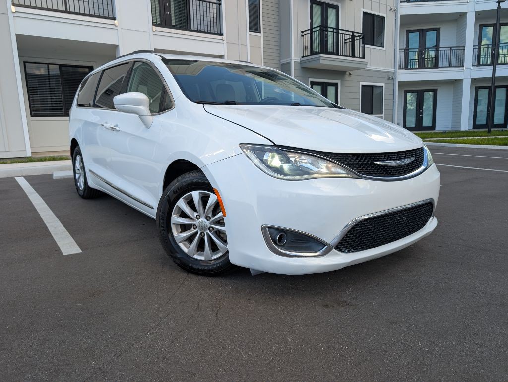 2017 Chrysler Pacifica Image 4