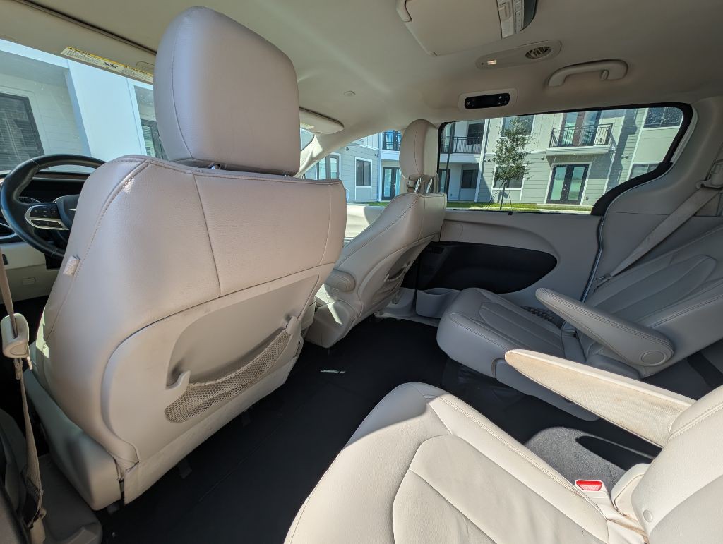 2017 Chrysler Pacifica Image 20