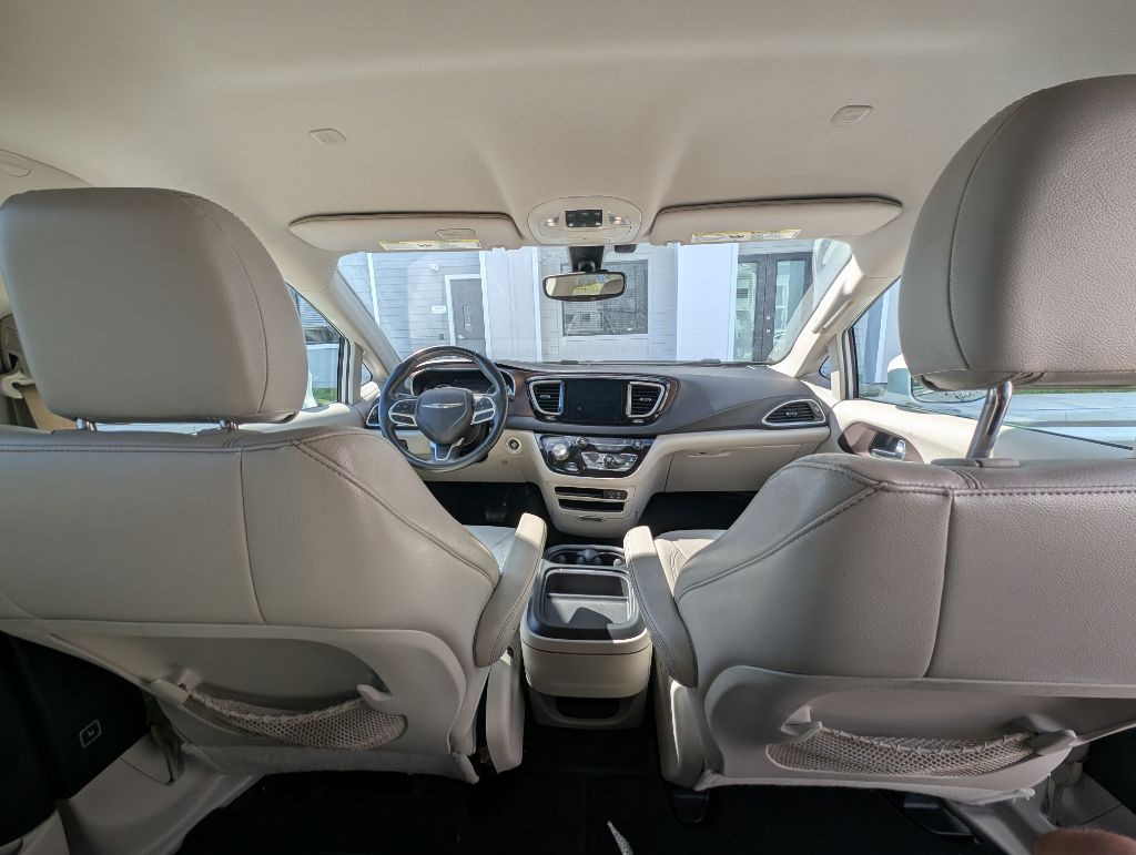 2017 Chrysler Pacifica Image 30